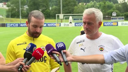 Tải video: Fenerbahçe’de teknik direktör Mourinho açıklamalarda bulundu