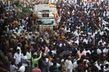 VIDEO: तिरुवल्लूर के पोथुर में दफनाए गए आर्मस्ट्रॉन्ग, अंतिम यात्रा ने तय की 20 किमी की दूरी