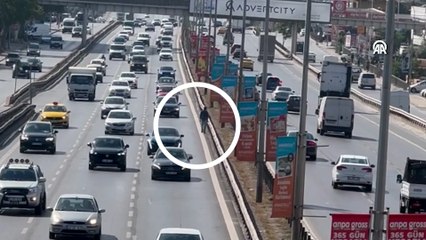 İstanbul'da, D-100 kara yolundaki "tehlikeli yürüyüş" kameralarca kaydedildi