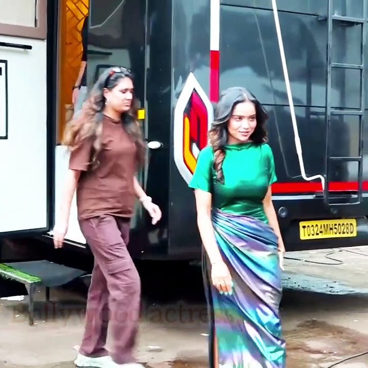 "Jhalak Dikhhla Jaa Winner Manisha Rani  Spotted on Supertar Set! #ManishaRani #Supertar