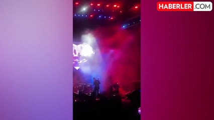 Bengü'den sonra kez de Cem Adrian! Van Kültür Yolu Festivali'nde yüzüne su şişesi fırlattılar