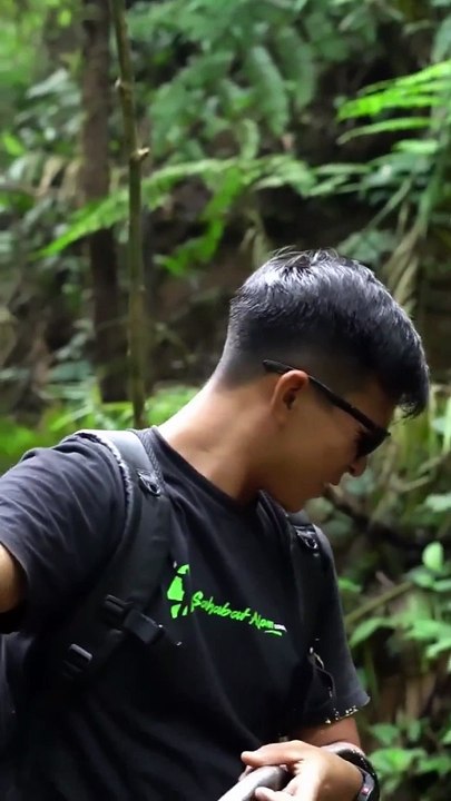 Bro got spray by his friend??