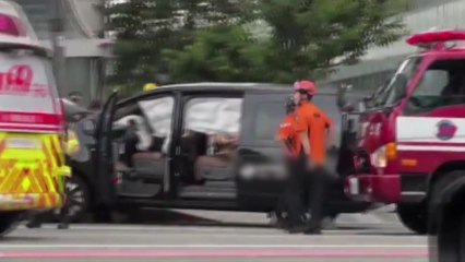 공항 택시, 홍대입구역 인도 옆 가로등 들이받아 / YTN