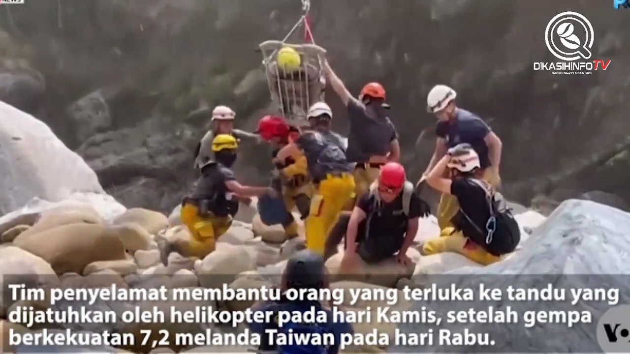 Penyelamatan korban gempa Taiwan menggunakan helikopter