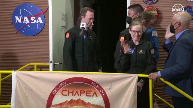 '화성 거주' 모의실험 참가자 1년 13일 만에 복귀 / YTN