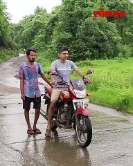 पूराच्या पाण्याखाली गेला पूल अन् वाहनचालक झाले हतबल