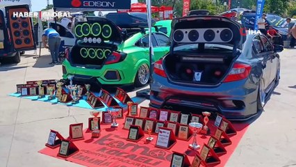 Modifiye tutkunlarını buluşturan festivale büyük ilgi