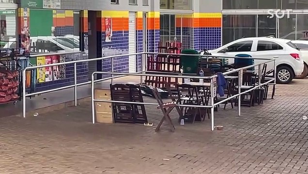 Homem morre baleado após tentar agredir policiais com facão no Bairro Esmeralda, em Cascavel