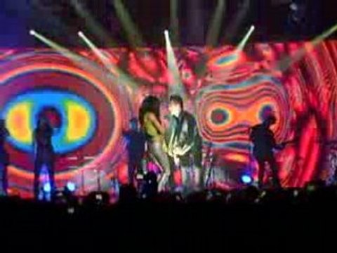 Jenifer-Zénith de Paris-10 avril 2008-Touche moi