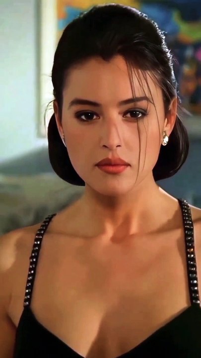 Monica_Bellucci_-_Chery_Chery_Lady_#monicabellucci_#beautiful_#lady_#moderm_#cherycherylady_#beauty(720p)