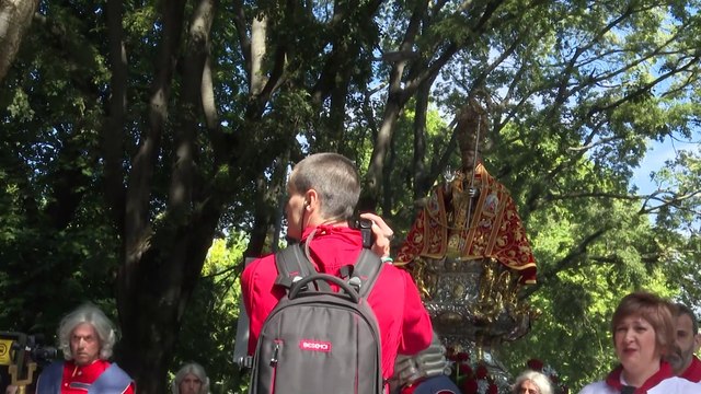 Pamplona vive el día grande de San Fermín: El primer encierro y la tradicional procesión