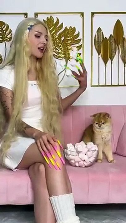 Why_didn’t_Nika_like_my_long_and_beautiful_nails__#cat_#cats