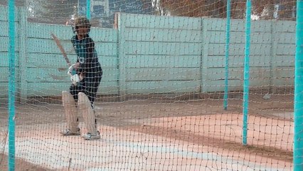 CRICKET SIDARM THROWER NET PRACTICE SESSIONS 135KPH FOCUS ON THE BALL.