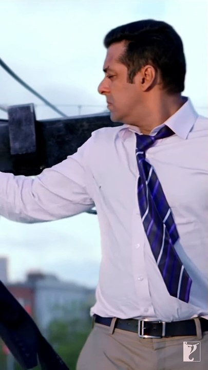 Salman_Khan_Slow_Motion_Walk___Ek_Tha_Tiger(720p)