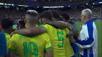 LOS JUGADORES DE BRASIL IGNORARON A DORIVAL EN LA TANDA DE PENALTIS, MIENTRAS BIELSA LIDERÓ A URUGUAY