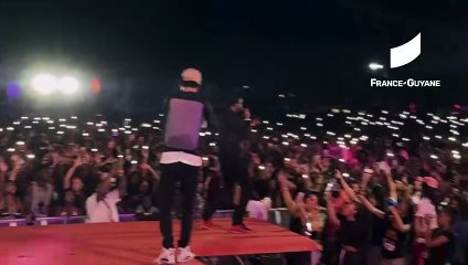 Popcaan et d'autres artistes au Smile Festival 2024 à Koura
