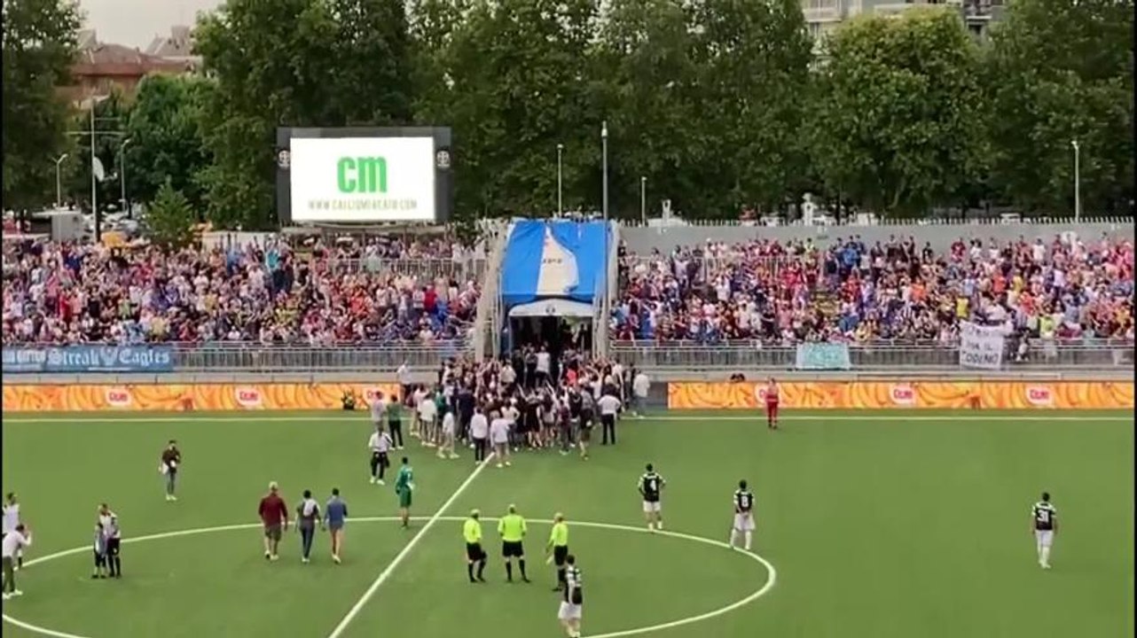 Che ovazione per Roberto Baggio: tante lacrime e giro dello stadio