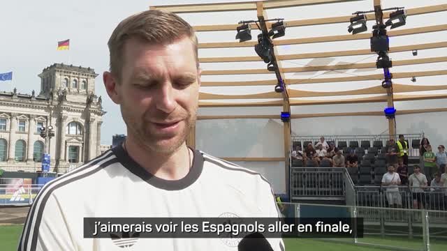 Interview - Mertesacker : J'aimerais voir les Espagnols aller en finale
