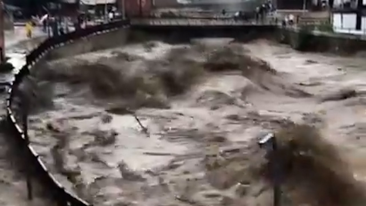 Ordu'nun İkizce ilçesinde şiddetli yağış sele neden oldu