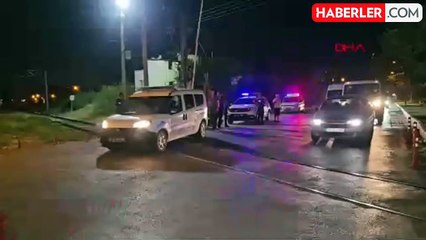 Adana'da polisten kaçan motosikletli şüpheliler tren kazasına karıştı