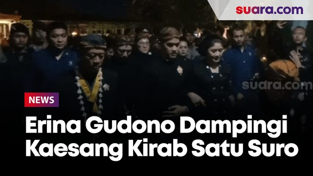 Tampil Anggun, Erina Gudono Dampingi Kaesang Pangarep Ikut Kirab Malam 1 Suro di Pura Mangkunegaran