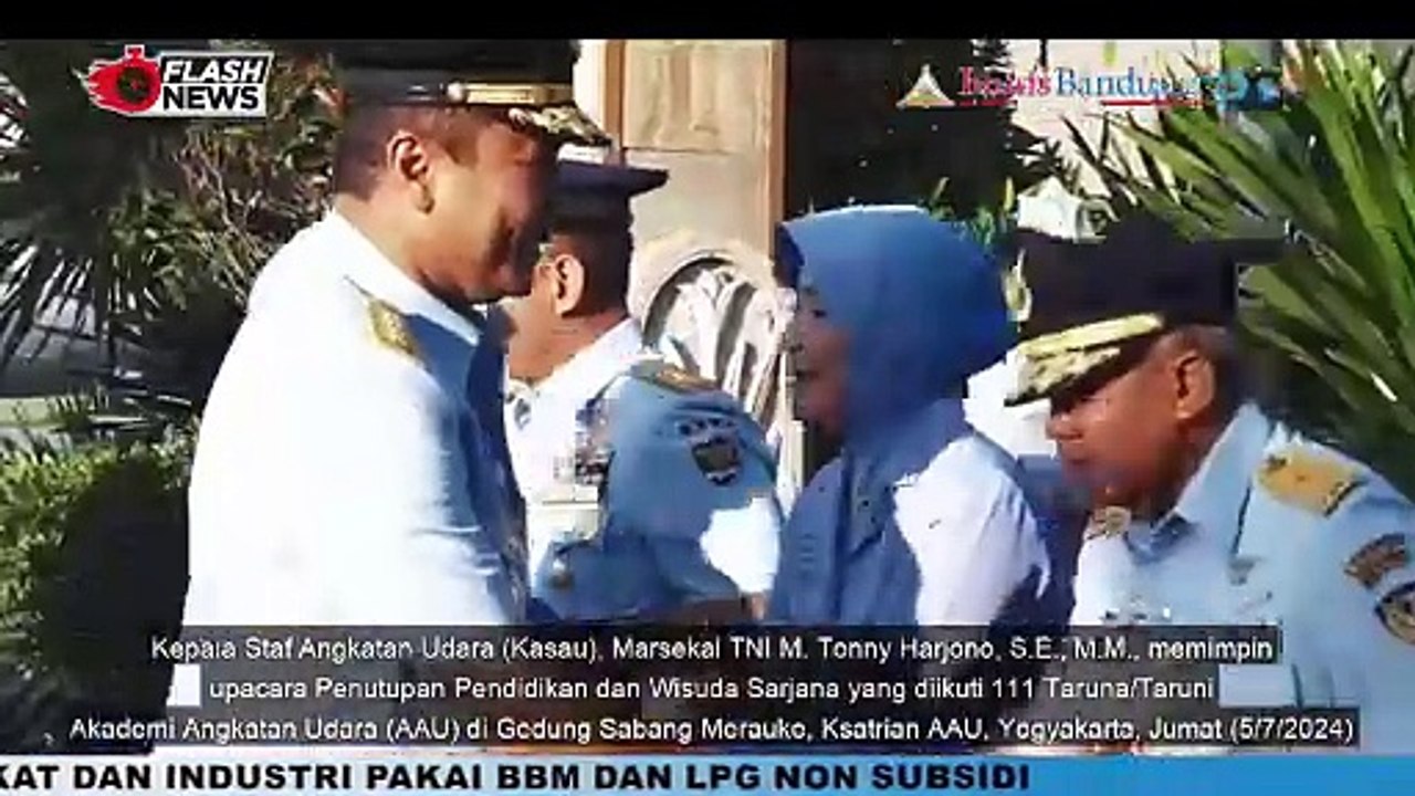 Kasau Marsekal TNI M. Tonny Harjono Pimpin Upcara Penutupan Dan Wisuda Sarjana Taruna Akademi AU