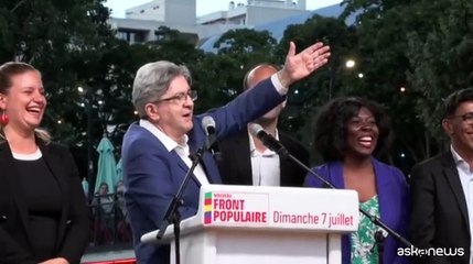 Parigi, in piazza la Marsigliese e Bella Ciao con M?lenchon