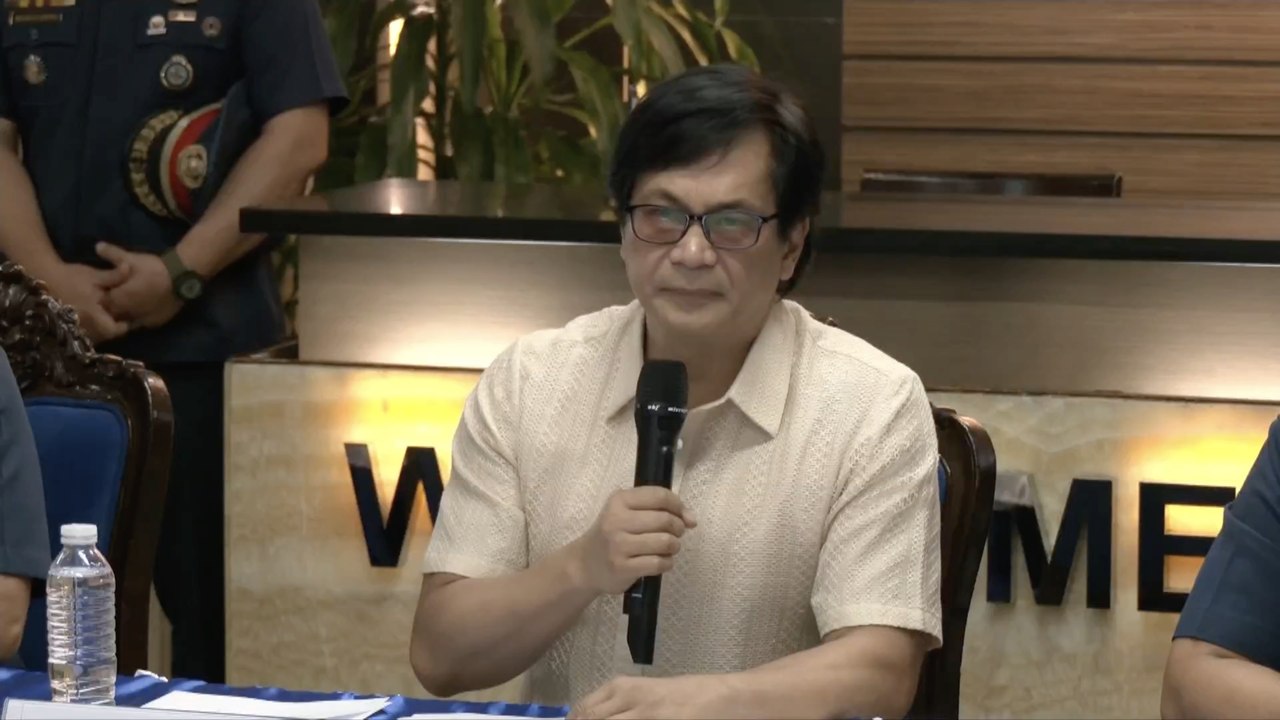 DILG Sec. Benhur Abalos, nagbigay ng update tungkol sa kaso nina Geneva Lopez at Yitshak Cohen; 3 tao, nasa kustodiya na ng PNP | GMA Integrated News