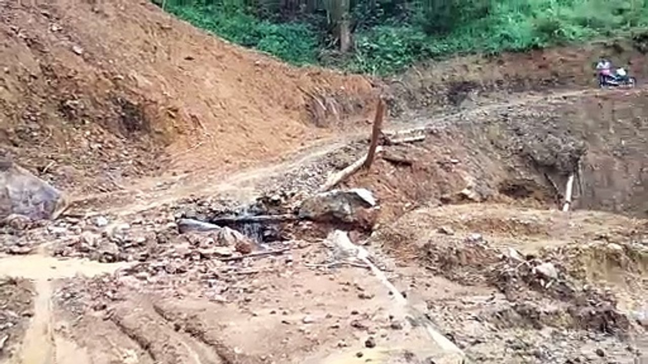 Jalan Desa Leppangeng Rusak Parah