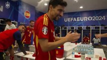 La fiesta de España en el vestuario tras la victoria