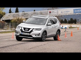 Nissan X-Trail 2017 - Maniobra de esquiva (moose test) y eslalon | km77.com