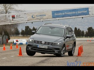 Volkswagen Tiguan Allspace 2018 - Maniobra de esquiva (moose test) y eslalon | km77.com
