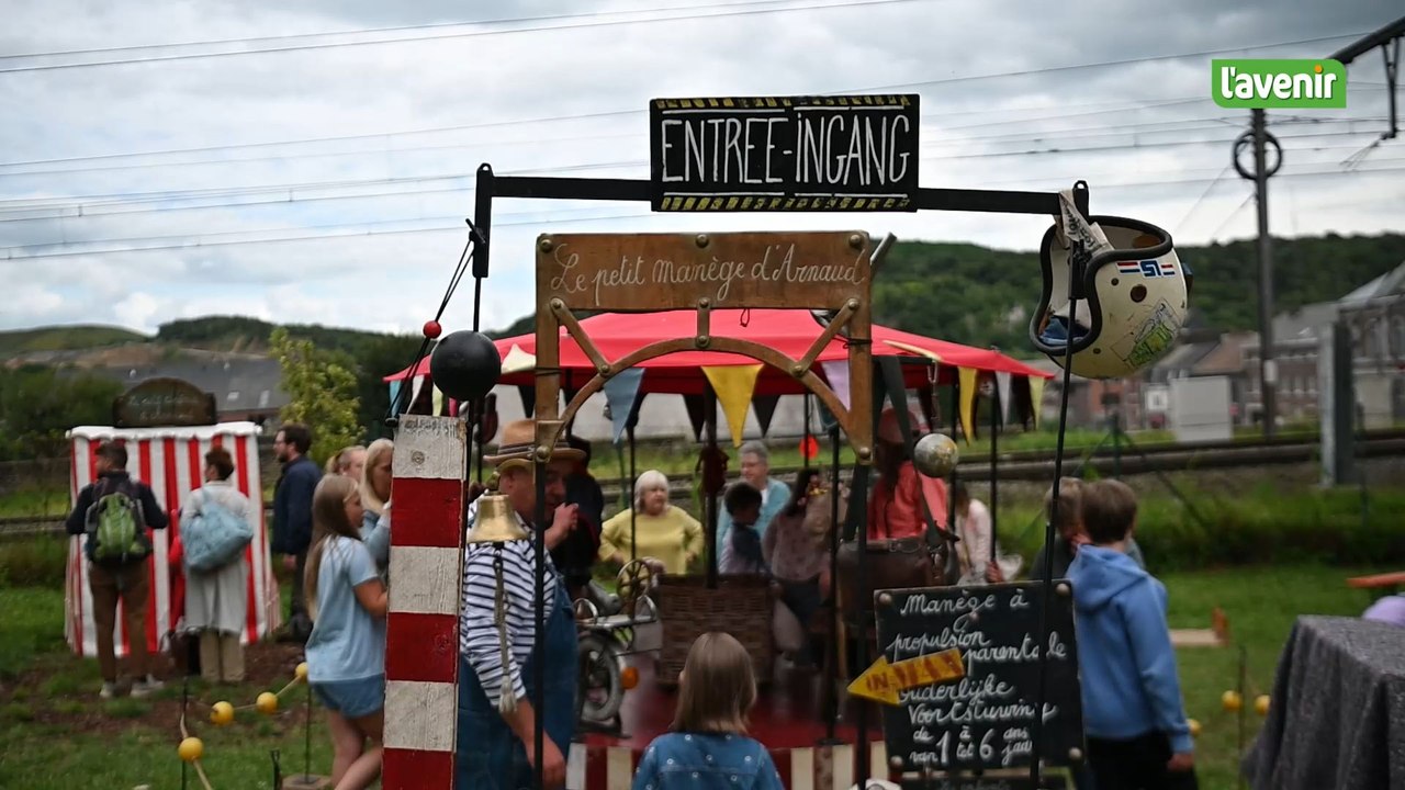 Le manège aux objets recyclés et à l’huile de bras pour la 1ère fois aux Tchafornis