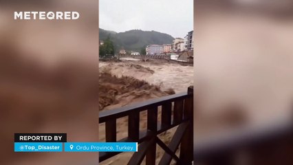 Heavy torrential rain causes flooding in Ordu, Türkiye.