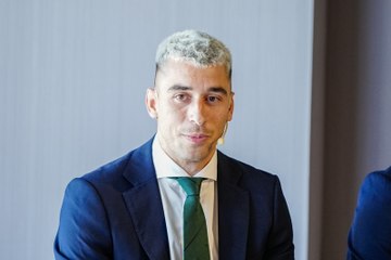 Marc Roca Destaca el Esfuerzo del Betis para Mantenerlo en el Equipo ⚽