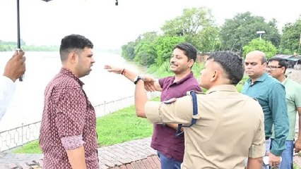 Maharajganj News: नेपाल ने छोड़ा 4 लाख क्यूसेक से अधिक पानी बढ़ी टेंशन, बॉर्डर पर पहुंचे DM