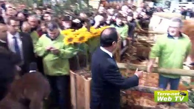 François Hollande déjà au travail avec les syndicats