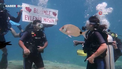 Fethiye'ye tatile gelen 2 kişiden kız arkadaşlarına sıra dışı evlilik teklifi