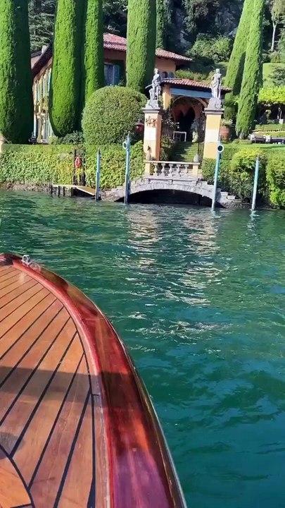 lake como italy #viral #trending #travel
