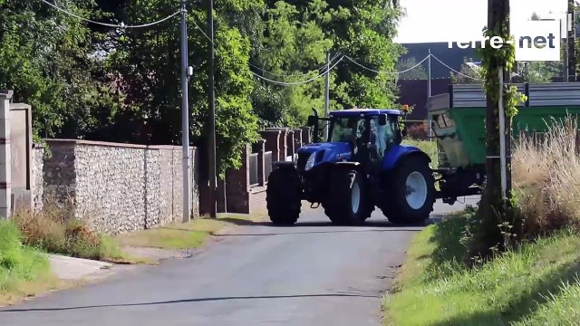 Comparatif tracteur : New Holland T7 contre New Holland T7 HD