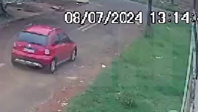 Câmera flagra acidente que deixou motociclista ferido no Florais do Paraná