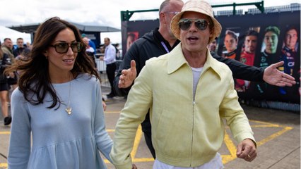GALA VIDÉO - Brad Pitt amoureux : qui est sa compagne Ines de Ramon ?