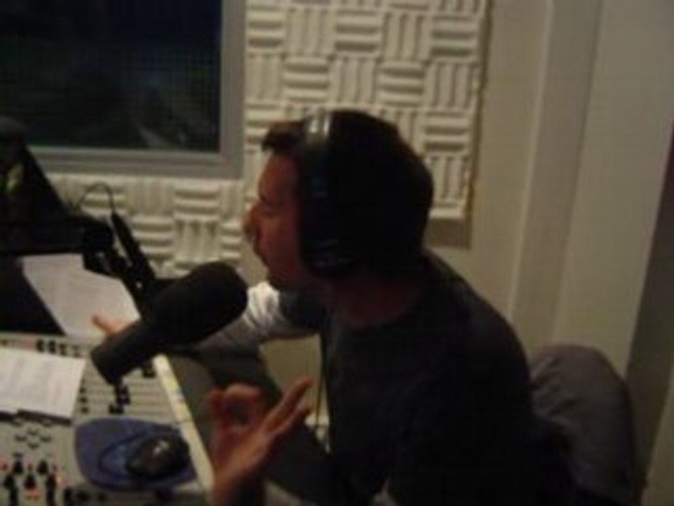 Manu chante "Complicated" d'Avril Lavigne