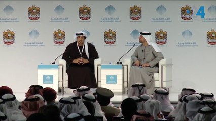 منصور بن زايد يقدم الطبيبة حواء المنصوري