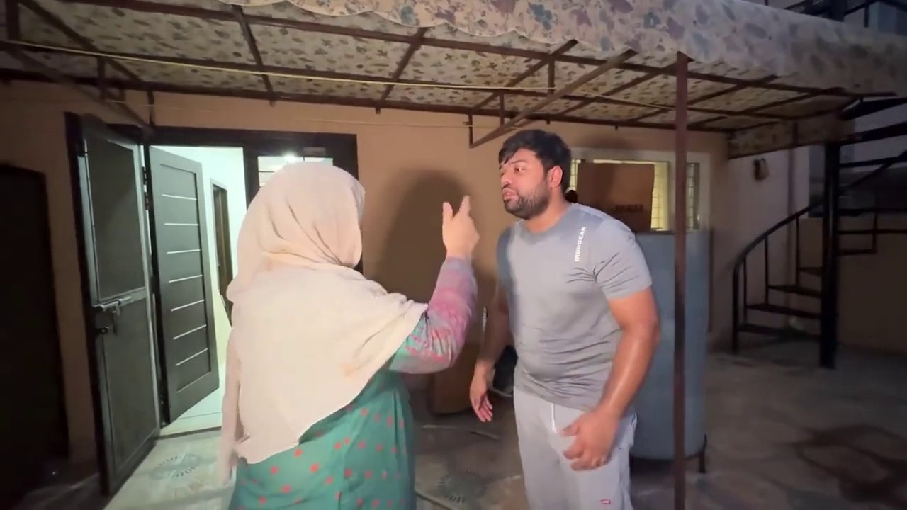 Mama Ne Baby Shippu Ko Pakar Liya  - Bohot Maar Pari - Ducky Bhai