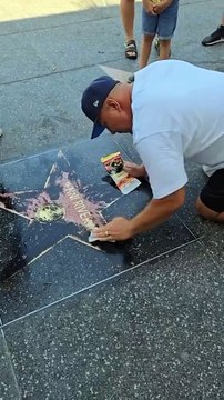 Vandalizan la estrella de Jenni Rivera en el Paseo de la Fama de Hollywood