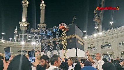 Suasana Pergantian Kiswah Kabah
