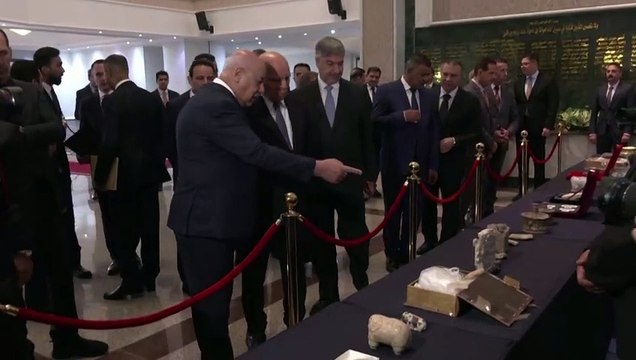Iraq displays ancient artifacts returned by US