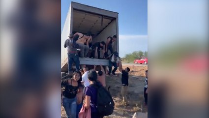 Vuelca tráiler que llevaba migrantes; hay al menos 14 heridos