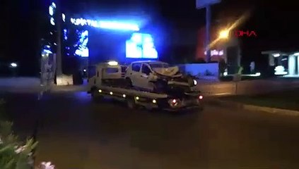 TIR'ın altına girdi: Burnu bile kanamadı